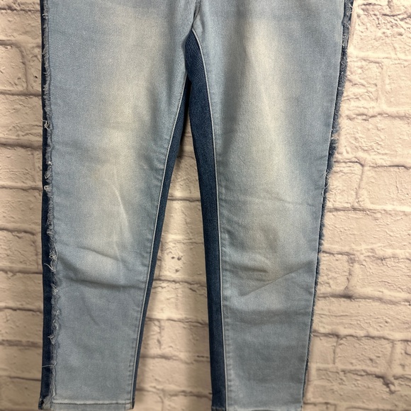 DG2 by Diane Gilman Super Stretch Skinny Jeans – Two toned denim - Picture 3 of 12